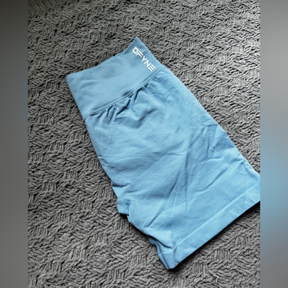 Dfyne Dynamic Shorts - Picture 1 of 4